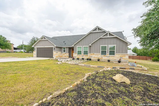 102 Clemente Zapata Blanco, TX 78606
