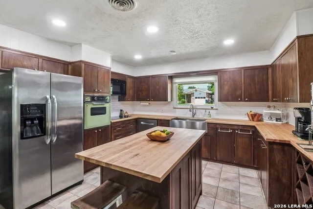 713 lake Kerrville, TX 78028