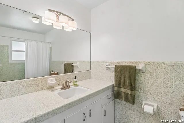 713 lake Kerrville, TX 78028
