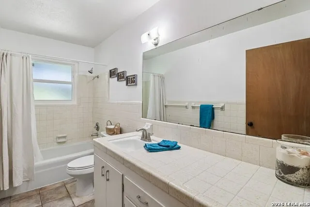 713 lake Kerrville, TX 78028