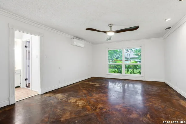 6013 BAYOU BND Windcrest, TX 78239