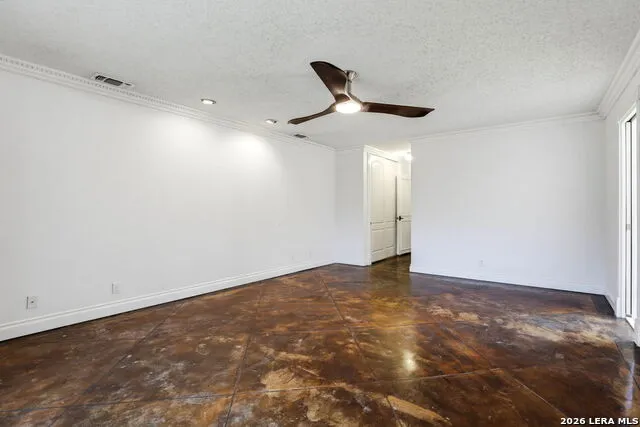 6013 BAYOU BND Windcrest, TX 78239