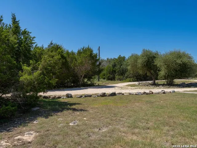 401 DEER CREEK DR San Marcos, TX 78666