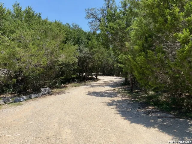 401 DEER CREEK DR San Marcos, TX 78666