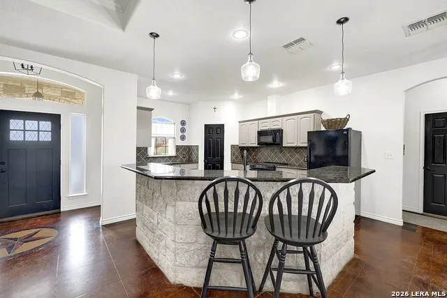 112 Park Way Poth, TX 78147
