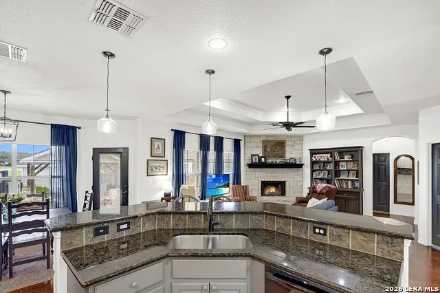 112 Park Way Poth, TX 78147
