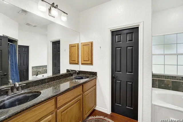 112 Park Way Poth, TX 78147
