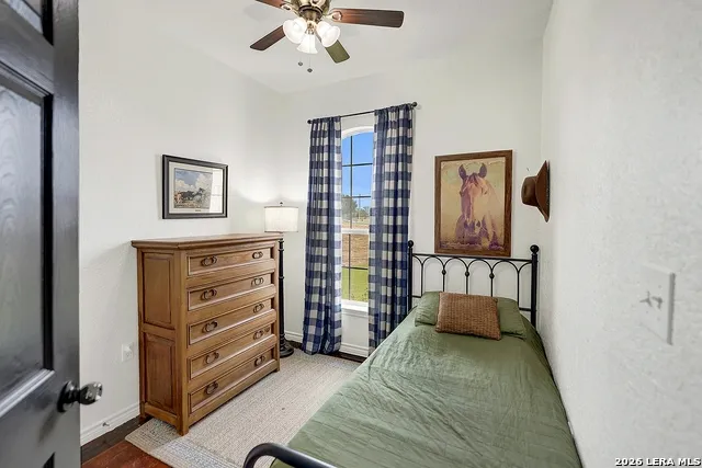 112 Park Way Poth, TX 78147