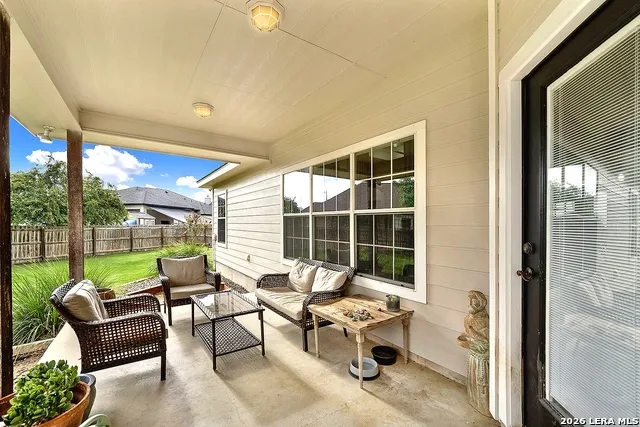 112 Park Way Poth, TX 78147