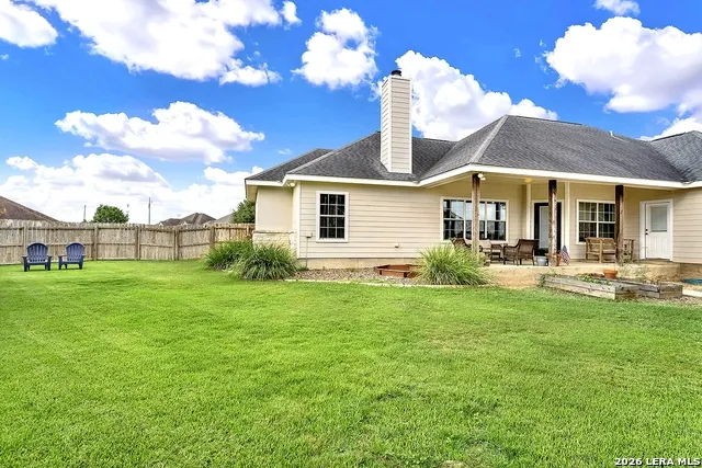 112 Park Way Poth, TX 78147