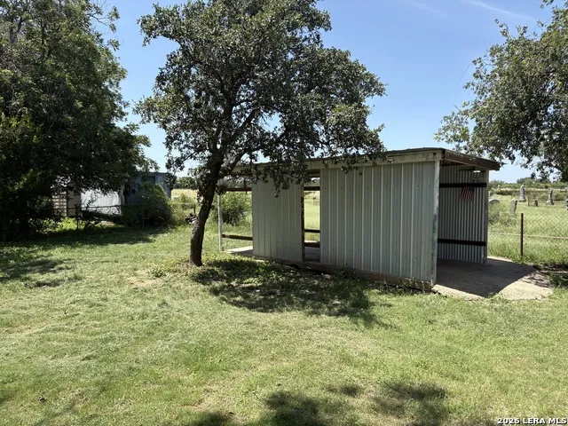 1304 Avenue D Hondo, TX 78861