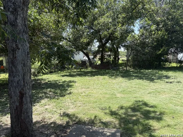 1304 Avenue D Hondo, TX 78861