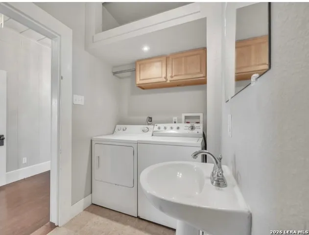 301 Cunningham Marion, TX 78124