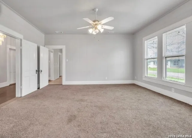 301 Cunningham Marion, TX 78124