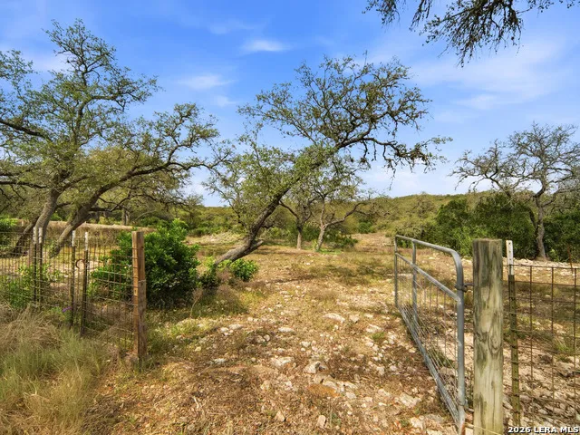 6267 COUNTY ROAD 251 Hondo, TX 78861