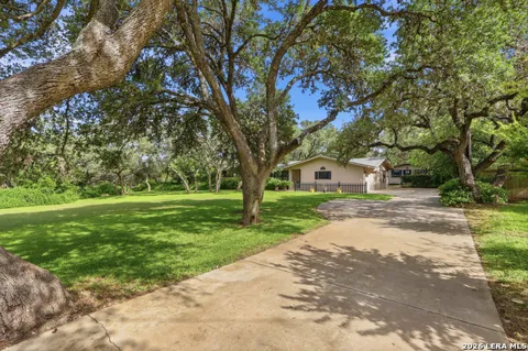 100 FLEETWOOD DR
