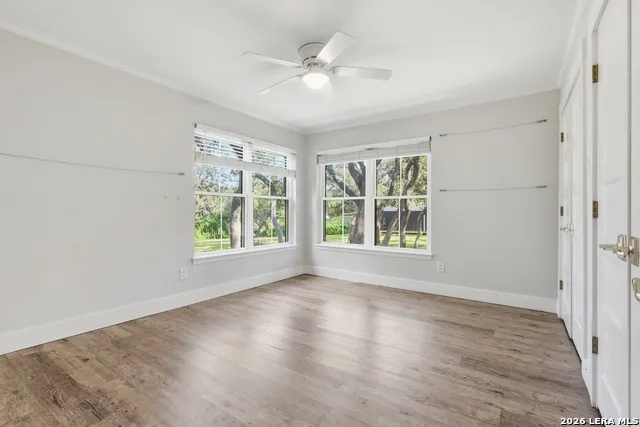 100 FLEETWOOD DR Hollywood Park, TX 78232