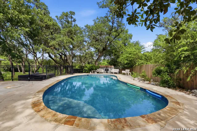 100 FLEETWOOD DR Hollywood Park, TX 78232