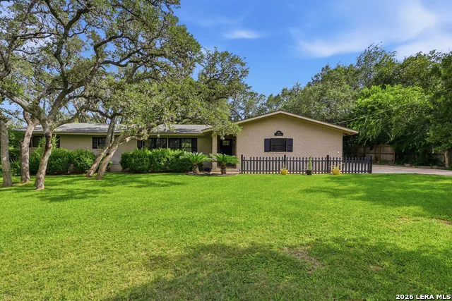 100 FLEETWOOD DR Hollywood Park, TX 78232