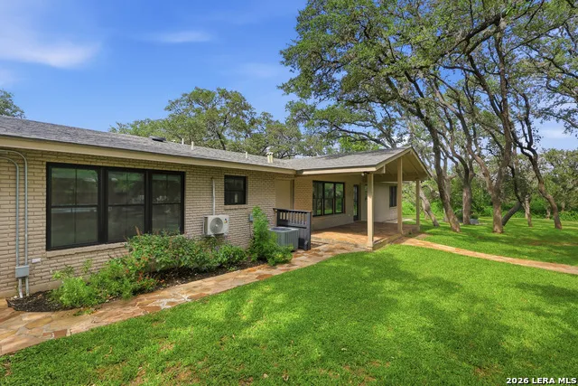 100 FLEETWOOD DR Hollywood Park, TX 78232