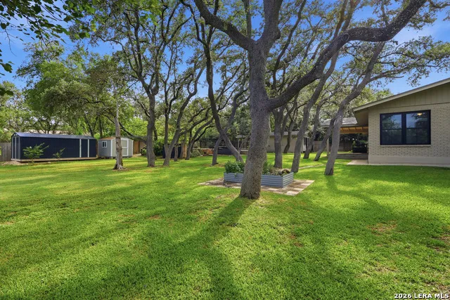 100 FLEETWOOD DR Hollywood Park, TX 78232