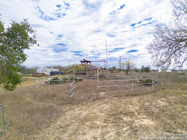 1655 Eichman Rd Poteet, TX 78065