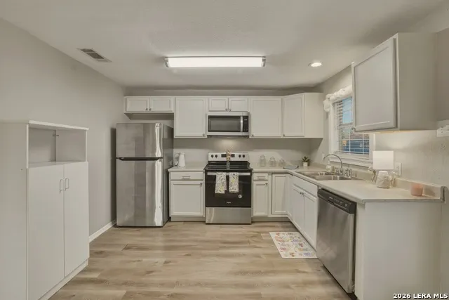 7924 County Road 128 Floresville, TX 78114