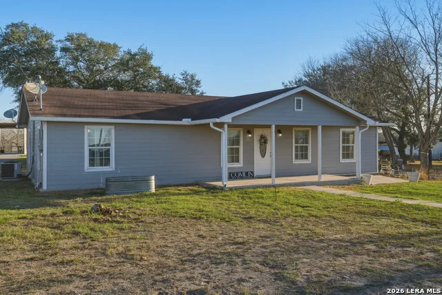 7924 County Road 128 Floresville, TX 78114