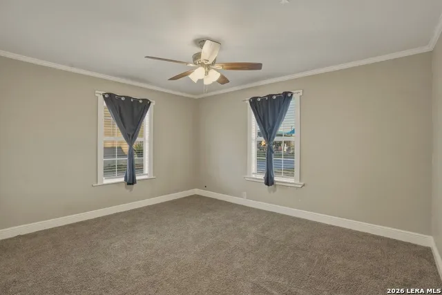 7924 County Road 128 Floresville, TX 78114