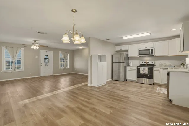 7924 County Road 128 Floresville, TX 78114