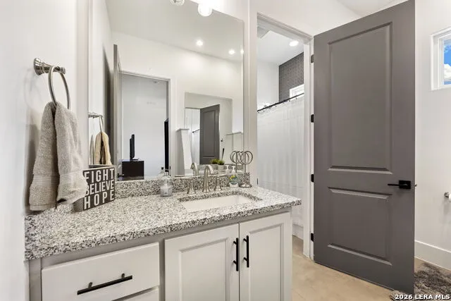 979 Belle Oaks Bulverde, TX 78163
