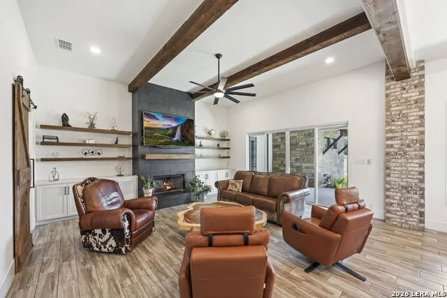 979 Belle Oaks Bulverde, TX 78163