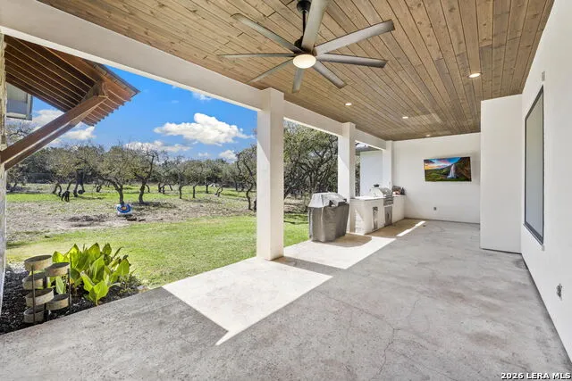 979 Belle Oaks Bulverde, TX 78163