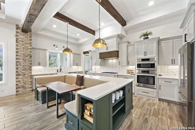 979 Belle Oaks Bulverde, TX 78163