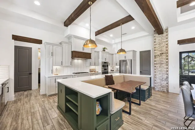 979 Belle Oaks Bulverde, TX 78163