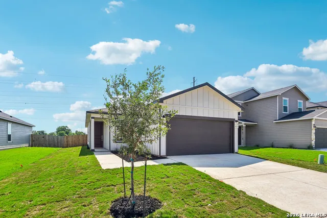 4125 WOODSIDE DR Seguin, TX 78155
