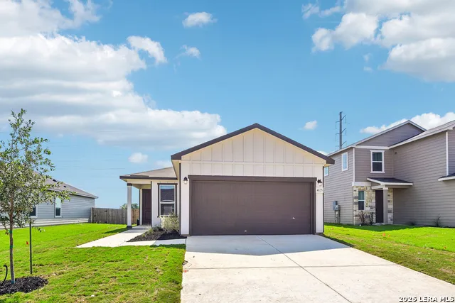 4125 WOODSIDE DR Seguin, TX 78155
