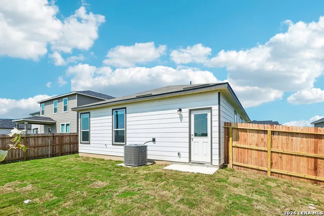 4125 WOODSIDE DR Seguin, TX 78155