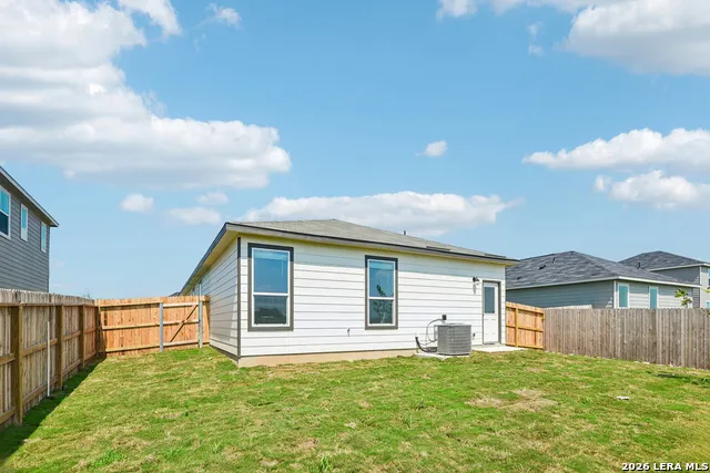 4125 WOODSIDE DR Seguin, TX 78155
