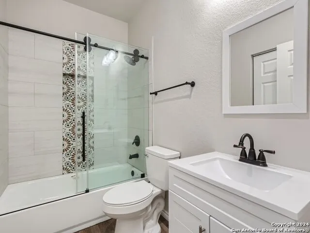 8501 UTOPIA BLVD Selma, TX 78154