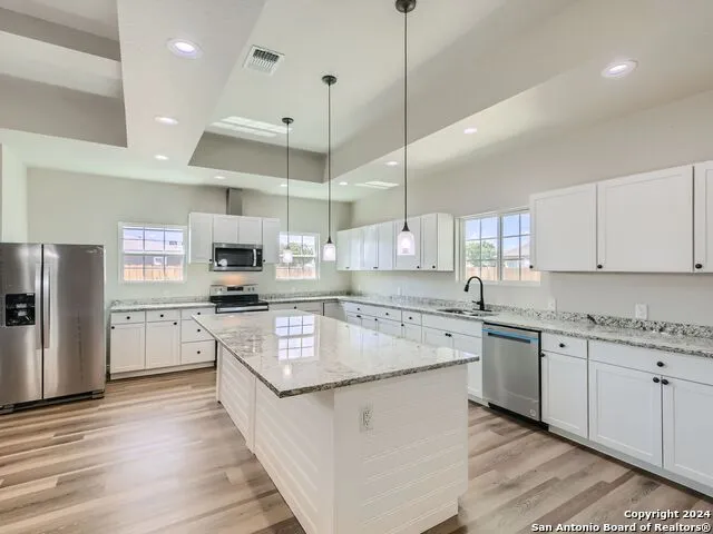 8501 UTOPIA BLVD Selma, TX 78154