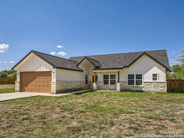8501 UTOPIA BLVD Selma, TX 78154