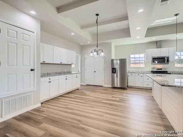 8501 UTOPIA BLVD Selma, TX 78154