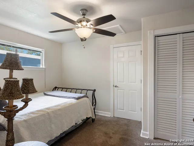 505 Avenue E Poteet, TX 78065