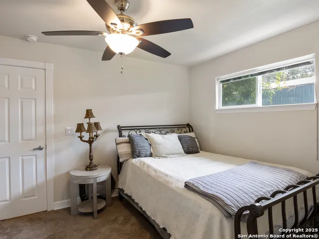 505 Avenue E Poteet, TX 78065