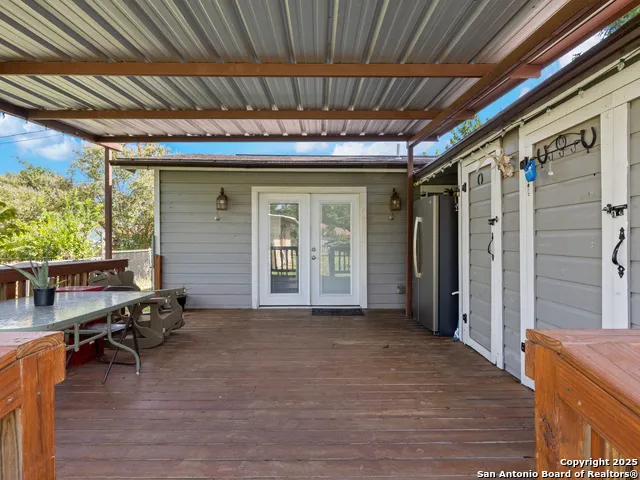 505 Avenue E Poteet, TX 78065
