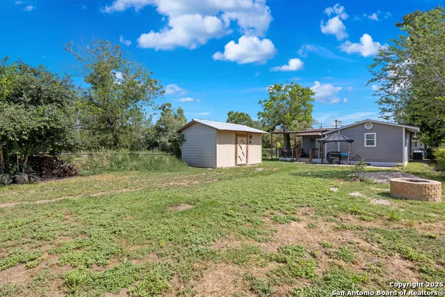 505 Avenue E Poteet, TX 78065
