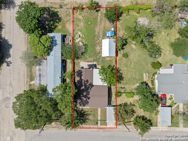 505 Avenue E Poteet, TX 78065
