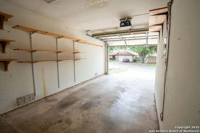7813 Forest Briar Live Oak, TX 78233
