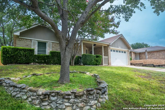 7813 Forest Briar Live Oak, TX 78233